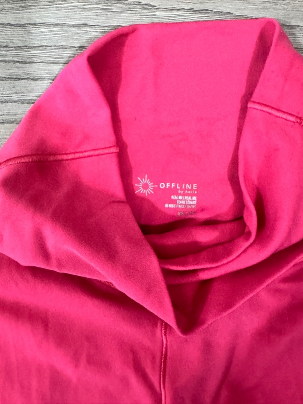 Offline by Aerie Pink flare cross over leggings
Woman’s Size XS - Picture 2 of 6